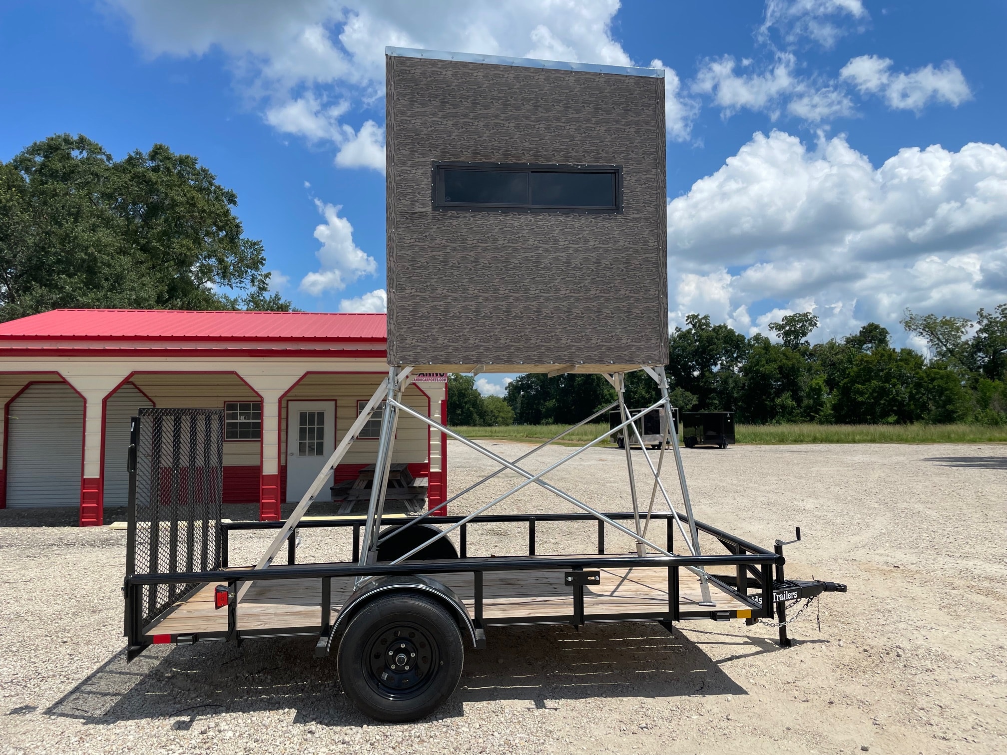 Deer blind on trailer front view